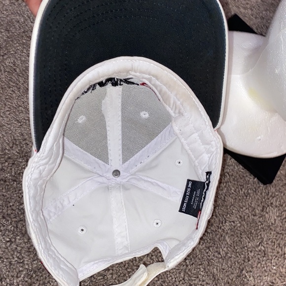 Hawk 🧢 - Picture 10 of 10